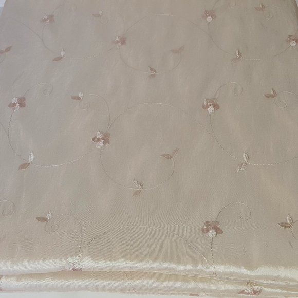Fabric Tablecloth 128" Round Machine Embroidered Formal - Picture 1 of 9